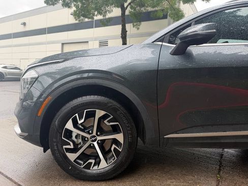 Certified 2025 Kia Sportage EX AWD/4WD image 8