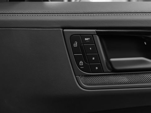 New 2026 Porsche Cayenne GTS image 21