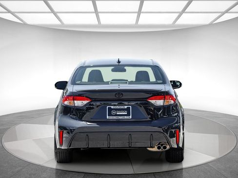 Used 2026 Toyota Corolla SE FWD image 4