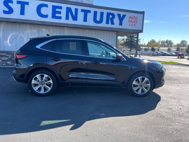 Used 2025 Ford Escape Platinum AWD/4WD image 21