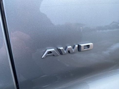 Used 2025 Cadillac XT4 Sport image 8