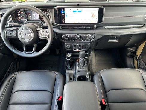 New 2025 Jeep Gladiator Sport image 16