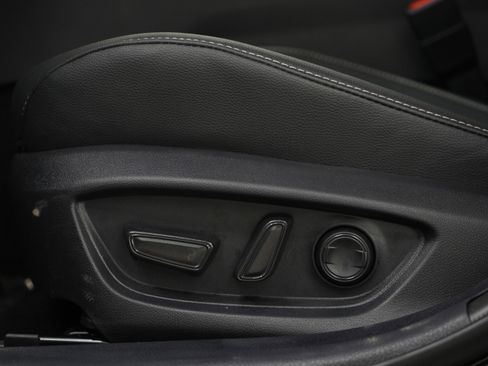 Used 2025 Toyota Camry SE image 20