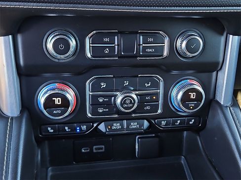 Used 2022 GMC Yukon XL SLT image 28