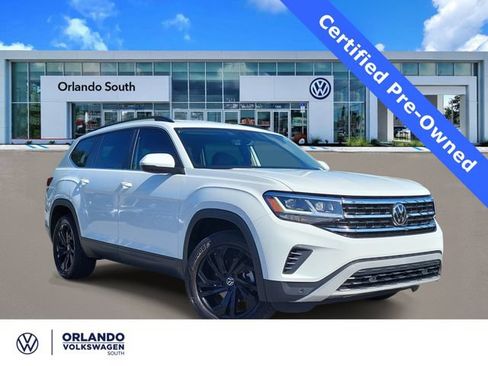 Certified 2023 Volkswagen Atlas SE w/ Black Wheel Package FWD image 1