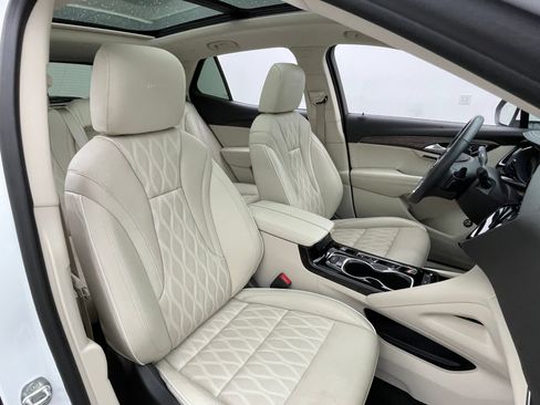Used 2022 Buick Envision Avenir w/ Technology Package II FWD image 41