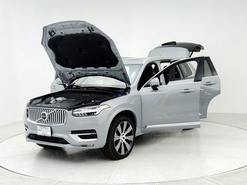 New 2025 Volvo XC90 B6 Plus w/ Protection Package Premier image 9