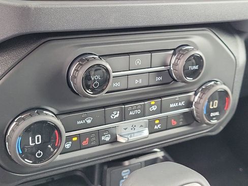 New 2025 Ford Bronco Outer Banks image 25