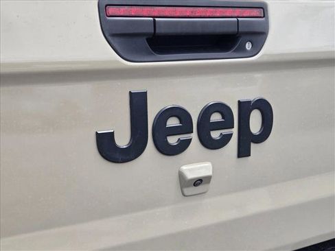 Used 2020 Jeep Gladiator Sport w/ Quick Order Package 24S AWD/4WD image 8
