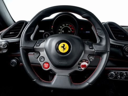 Used 2017 Ferrari 488 GTB image 6