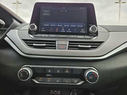 Used 2025 Nissan Altima 2.5 SR image 46