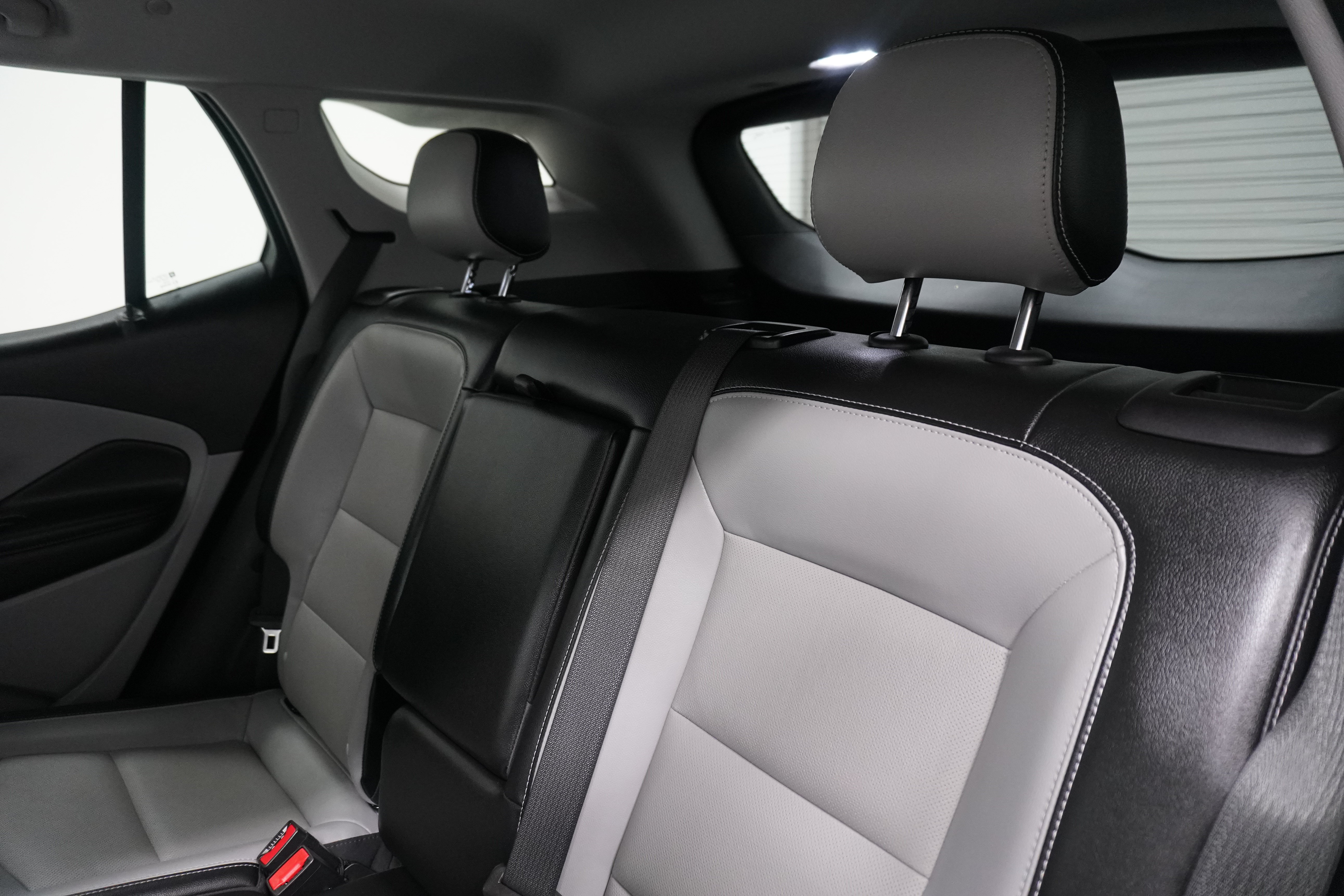 Used 2023 GMC Terrain SLT w/ Infotainment Package II AWD/4WD image 13