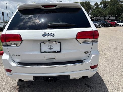 Used 2020 Jeep Grand Cherokee Overland AWD/4WD image 4