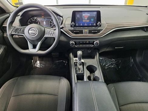 Used 2025 Nissan Altima 2.5 SV FWD image 26