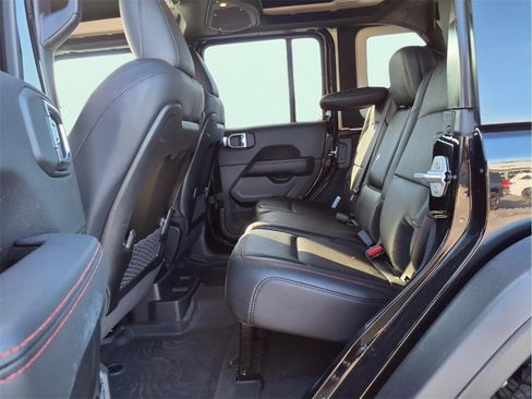 New 2025 Jeep Wrangler Rubicon w/ Technology Group image 19