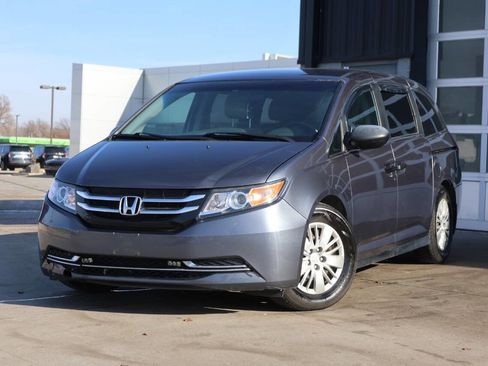 Used 2016 Honda Odyssey LX image 3