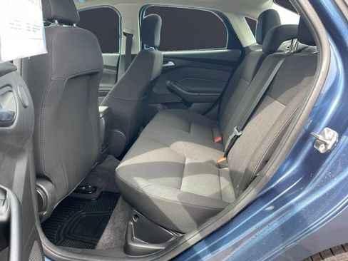 Used 2018 Ford Focus SEL w/ Cold Weather Package FWD image 13