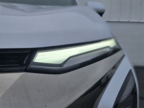 New 2026 Chevrolet Equinox ACTIV w/ Convenience Package III image 10