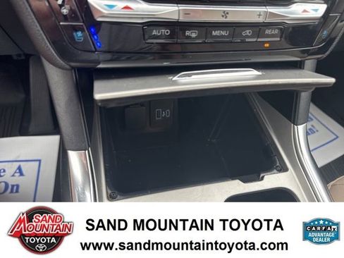 Used 2021 Ford Explorer Limited w/ Equipment Group 301A image 22