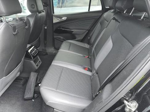 Used 2023 Volkswagen ID.4 Pro image 13