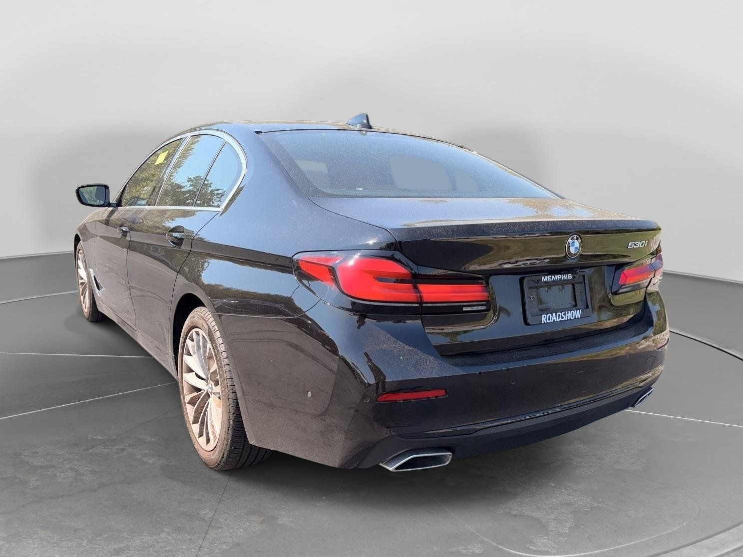 Used 2023 BMW 530i RWD image 2