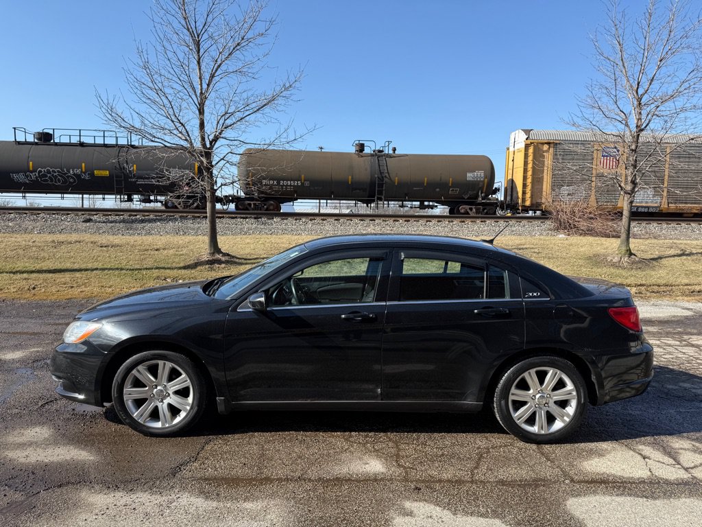 Used 2013 Chrysler 200 LX FWD image 6