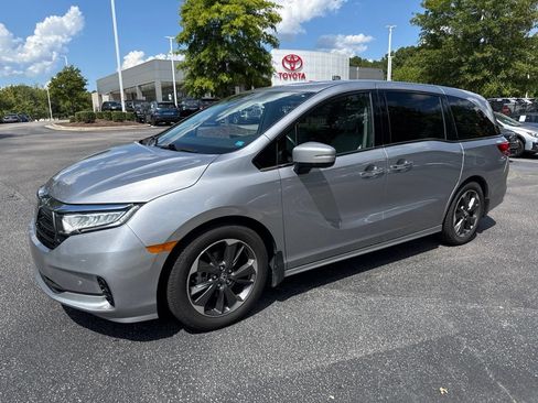 Used 2023 Honda Odyssey Elite image 2