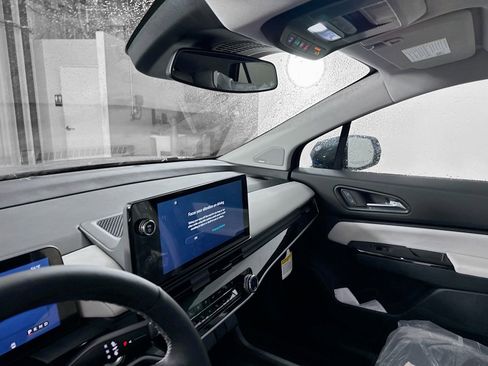 Used 2025 Honda Prologue Elite image 6