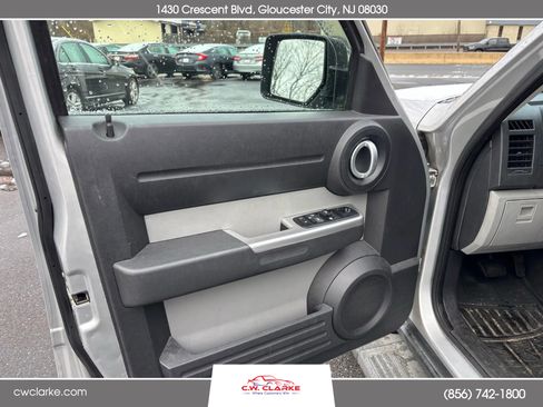 Used 2007 Dodge Nitro SLT image 8