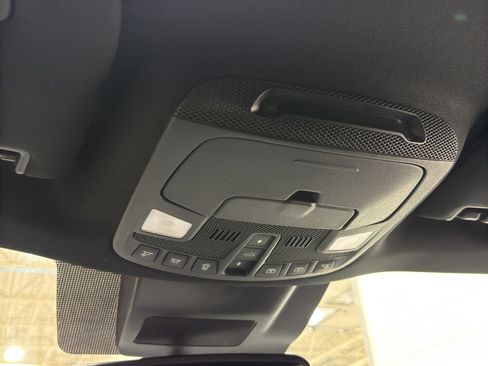 Used 2021 Ford Expedition Limited image 37