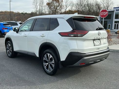 Used 2022 Nissan Rogue SV image 7