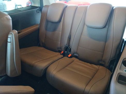 Used 2024 Mercedes-Benz GLS 450 4MATIC image 27