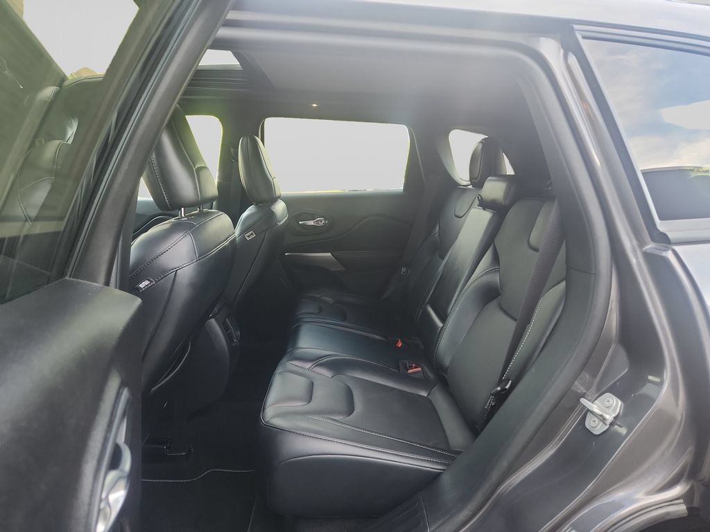 Used 2021 Jeep Cherokee Latitude Lux 80th Anniv w/ Quick Order Package 26U 80TH AWD/4WD image 16