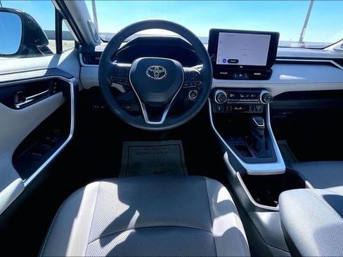 Used 2024 Toyota RAV4 Limited image 5