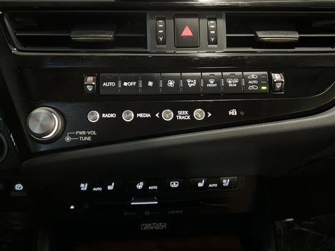 Used 2022 Lexus ES 350 Ultra Luxury image 21