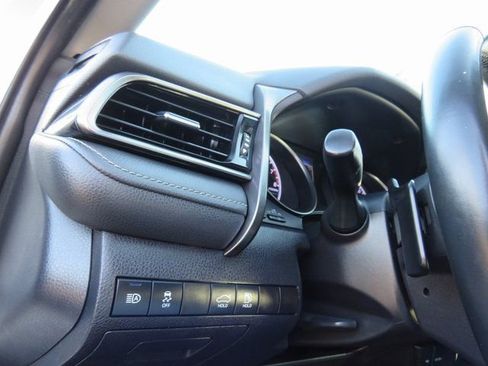 Certified 2022 Toyota Camry SE image 31