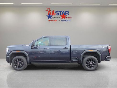 Used 2024 GMC Sierra 2500 AT4 w/ AT4 Premium Plus Package image 4