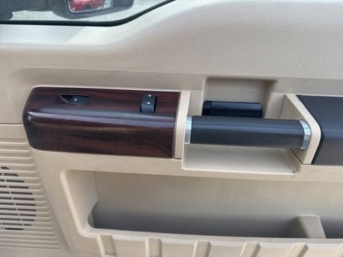 Used 2008 Ford F250 Lariat image 17