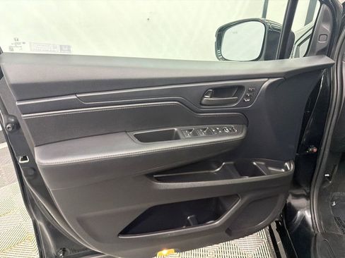 Used 2025 Honda Odyssey Sport-L image 11