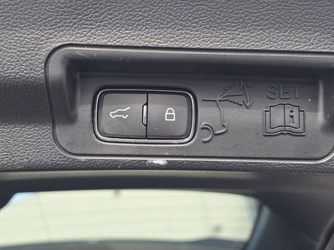 Used 2022 Ford Explorer Limited w/ Equipment Group 301A image 21