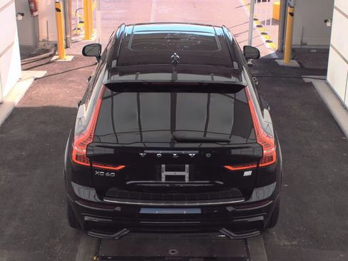 Used 2023 Volvo XC60 T8 Ultimate w/ Protection Package Premier image 17