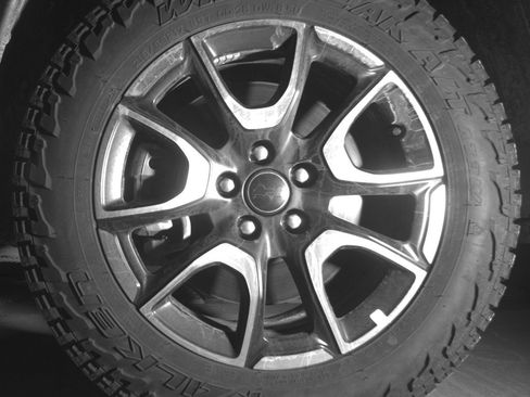 Used 2025 Jeep Compass Trailhawk AWD/4WD image 12
