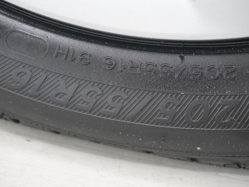 Used 2012 Toyota Matrix S image 22