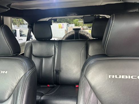 Used 2016 Jeep Wrangler Unlimited Rubicon AWD/4WD image 11