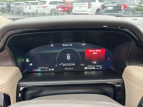Certified 2022 Lincoln Nautilus Reserve AWD/4WD image 15