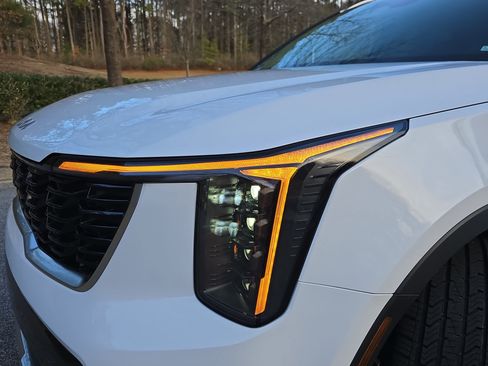 Used 2024 Kia Sorento S image 30