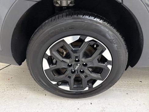 Certified 2024 Kia Sorento S image 32