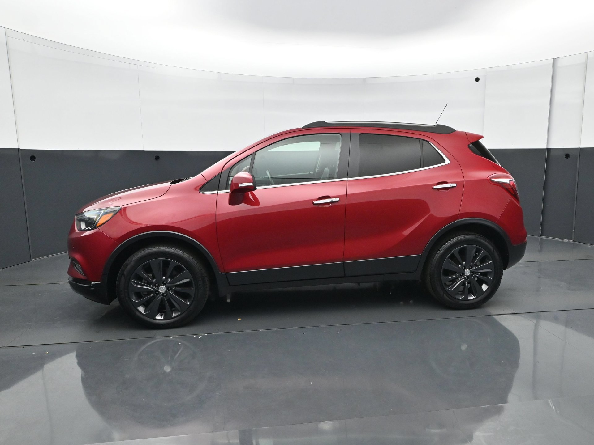 Used 2019 Buick Encore Essence w/ Safety Package II AWD/4WD image 3