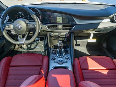 New 2025 Alfa Romeo Giulia w/ Veloce Package Rwd image 21