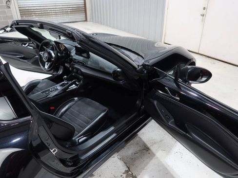 Used 2025 MAZDA MX-5 Miata RF Club RWD image 12